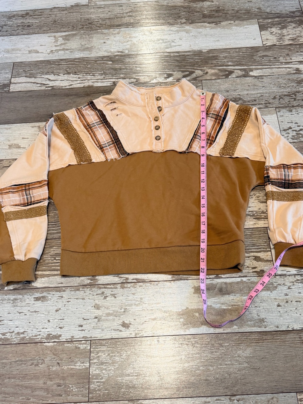 Miss Me Cream And Brown Pieces Henley Pullover Top women’s XS - Picture 3 of 8
